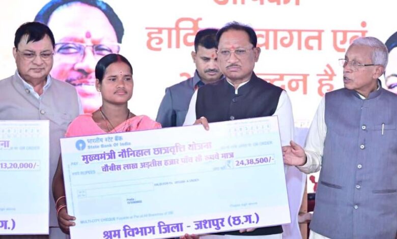 हर-हाथ-को-काम,-हर-श्रमिक-को-सम्मान:-विष्णु-देव-सरकार-की-प्रतिबद्धता