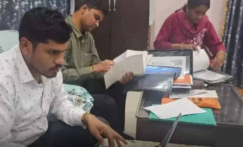 माइंस-ठेकेदार-के-ठिकानों-पर-goods-and-services-tax-की-रेड,-दो-गाड़ियों-में-पहुंची-टीम-ने-जब्त-किए-अहम-दस्तावेज