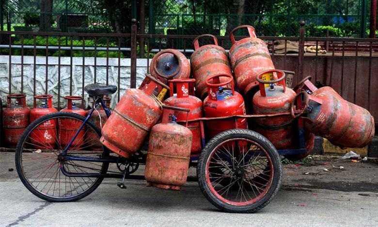 lpg-कनेक्शन-बंद-हो-सकता-है,-सरकार-के-नए-नियम-से-बचने-के-लिए-करें-ये-काम