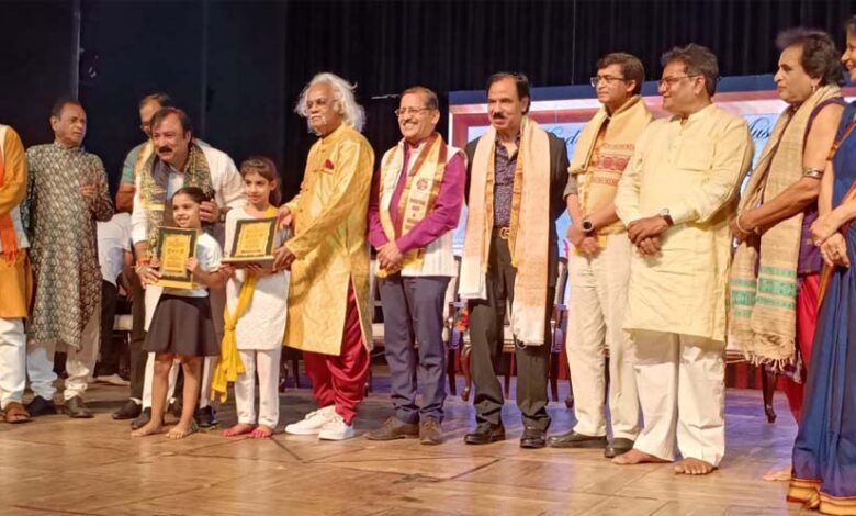 नेक्स्ट-जेन-टैलेंट-समिट-2026-में-श्री-कल्याणी-नृत्य-कला-समिति-के-9-छात्रों-ने-जीते-पुरस्कार,-दीक्षा-अस्थाना-ने-दी-बधाई