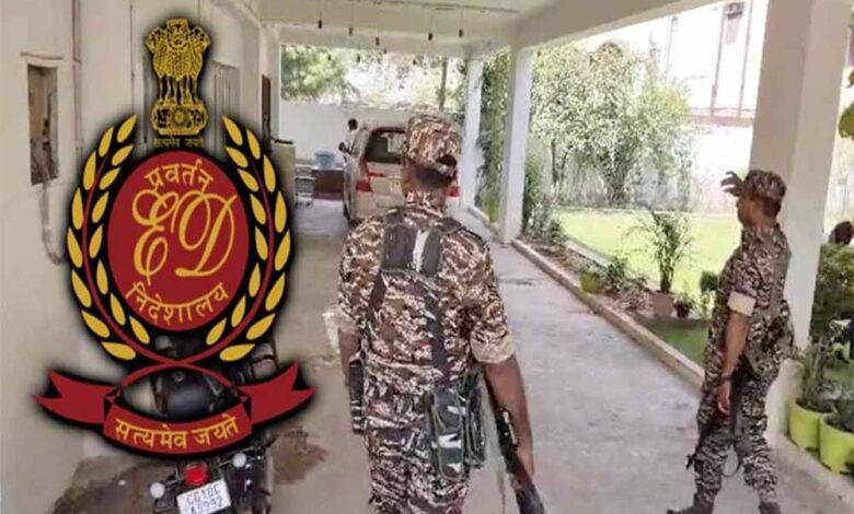 शराब-घोटाले-में-ed-की-बड़ी-कार्रवाई:-13-ठिकानों-पर-छापे,-करोड़ों-नकदी-और-सोना-जब्त
