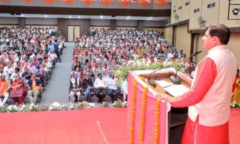 स्वास्थ्य बीमा योजना में बड़ा बदलाव: दो संतान की शर्त हटाने का प्रस्ताव कैबिनेट में पेश होगा