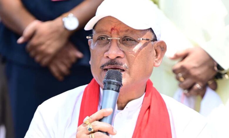 आम की छांव में बदले सपनों के मायने: मुख्यमंत्री ने कहा—अब करोड़पति दीदी बनने की सोचिए