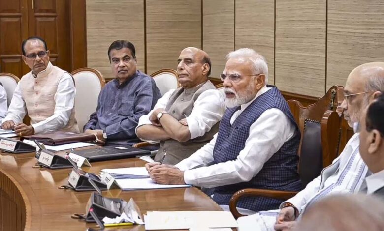 मोदी-कैबिनेट-का-बड़ा-ऐलान:-पहली-स्वदेशी-सेमी-हाई-स्पीड-ट्रेन-और-किसानों-को-बढ़ी-msp-की-सौगात
