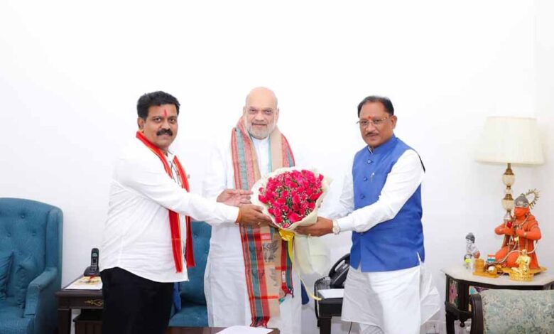 जहां-कभी-एम्बुलेंस-पहुंचना-भी-सपना-था,-वहां-अब-डॉक्टर-दे-रहे-दस्तक-:-बस्तर-के-जंगलों-तक-पहुंची-स्वास्थ्य-क्रांति