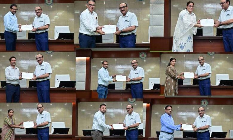 मुख्य-सचिव-ने-ई-ऑफिस-एवं-समयबद्धता-के-लिए-अधिकारी-और-कर्मचारियों-को-दिए-प्रशंसा-पत्र