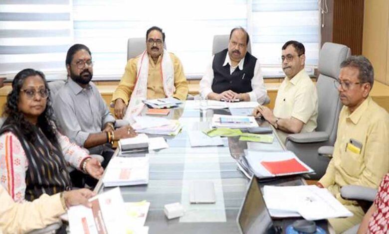 लघु-उद्योग-निगम-के-क्रियाकलापों-को-व्यापक-स्वरूप-देकर-व्यवसाय-और-मुनाफा-बढ़ाएं-:-मंत्री-काश्यप