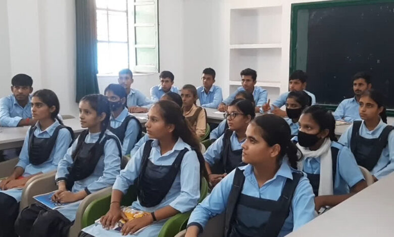 छत्तीसगढ़-के-सरकारी-स्कूलों-में-फीस-बढ़ी,-अभिभावकों-की-जेब-पर-पड़ेगा-अतिरिक्त-बोझ