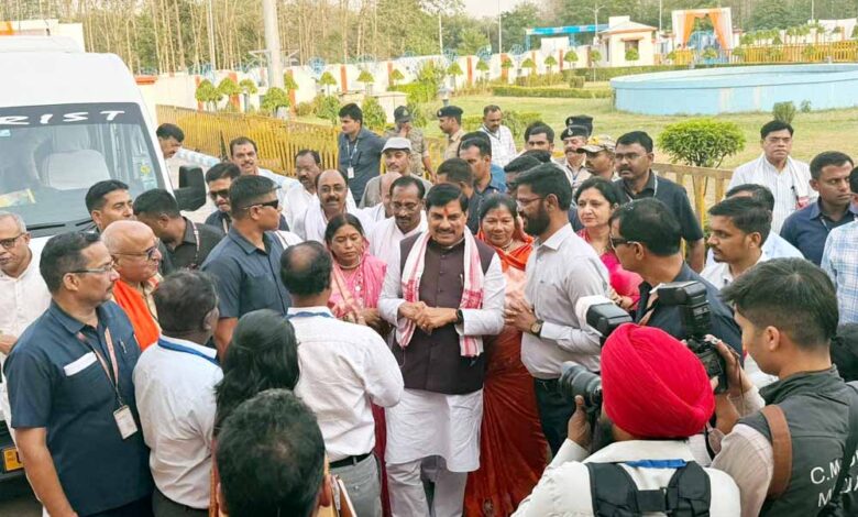 सादगी-और-मितव्ययिता-का-संदेश,-जनसेवा-का-अटल-संकल्प