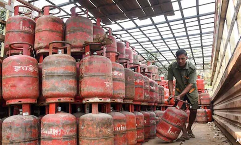 lpg-new-rules:-अब-नियम-तोड़े-तो-बंद-होगी-गैस-सप्लाई,-ई-kyc-और-25-दिन-का-लॉक-इन-अनिवार्य