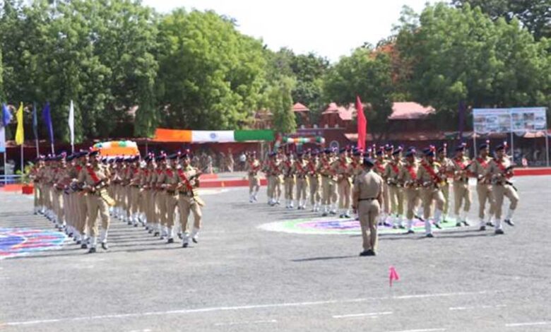 आरएपीटीसी-इंदौर-एवं-15वीं-वाहिनी-विशेष-सशस्त्र-बल-इंदौर-का-संयुक्त-दीक्षांत-परेड-समारोह-गरिमामय-वातावरण-में-संपन्न