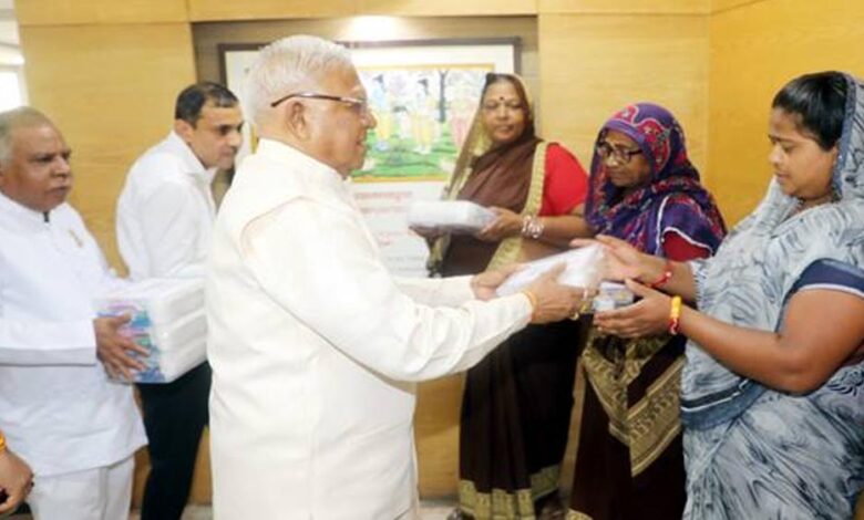 महिलाएं-अपने-स्वास्थ्य-के-प्रति-रहें-सजग-:-राज्यपाल-पटेल