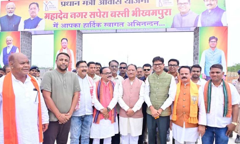 35-वर्षों-का-इंतजार-हुआ-खत्म-:-सपेरा-बस्ती-में-साकार-हो-रहा-पक्के-घरों-का-सपना