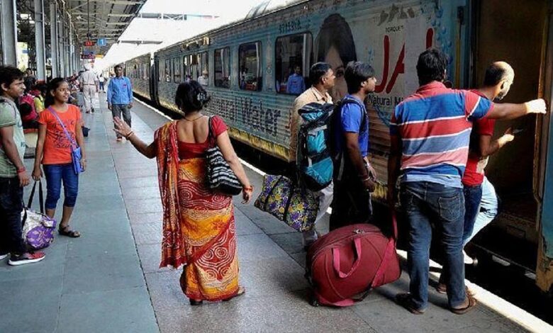 वेटिंग टिकट यात्रियों के लिए खुशखबरी! अब चलती ट्रेन में भी बुक कर सकेंगे कन्फर्म सीट