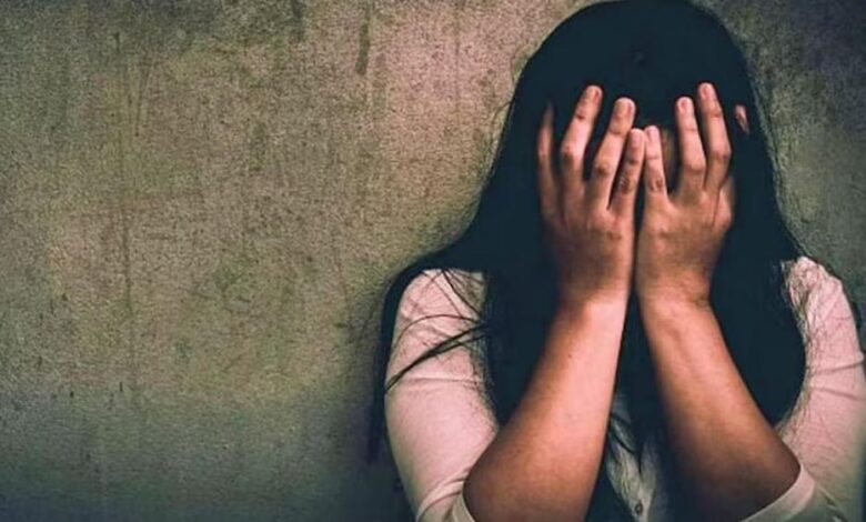 एयरफोर्स-अधिकारी-की-पत्नी-से-कथित-दुष्कर्म-और-ब्लैकमेलिंग-का-मामला,-मौलाना-समेत-कई-लोगों-पर-गंभीर-आरोप