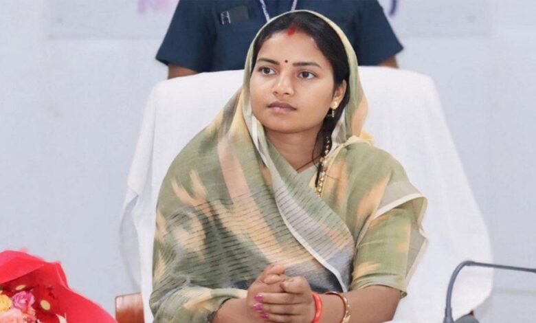 सुपोषण वृक्ष–मुनगा’ बनेगा जनआंदोलन, मंत्री लक्ष्मी राजवाड़े ने जनप्रतिनिधियों से किया पौधरोपण का आह्वान