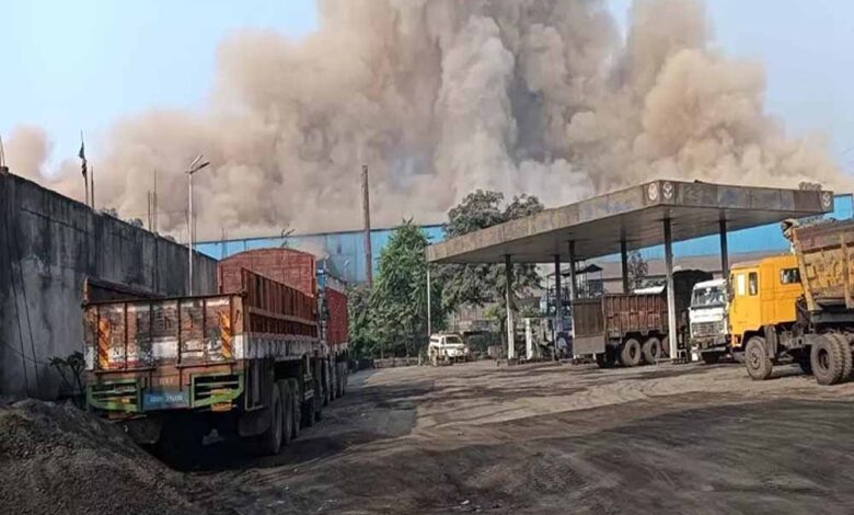 रायगढ़-इस्पात-संयंत्र-में-फर्नेस-ब्लास्ट,-4-मजदूर-घायल;-मौके-पर-मची-अफरा-तफरी
