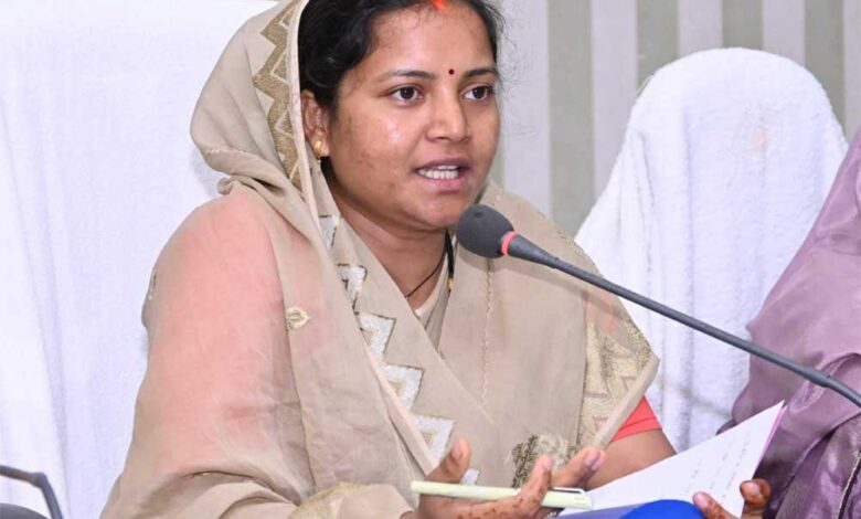 महिला एवं बाल विकास मंत्री  लक्ष्मी राजवाड़े ने लिया बड़ा फैसला