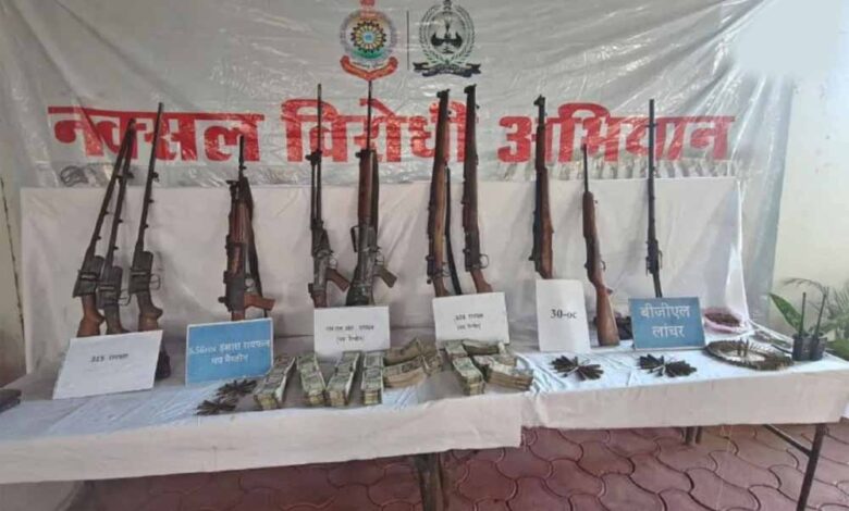 narayanpur-में-सुरक्षाबलों-का-बड़ा-ऑपरेशन,-हथियारों-का-जखीरा-और-24-लाख-रुपये-बरामद